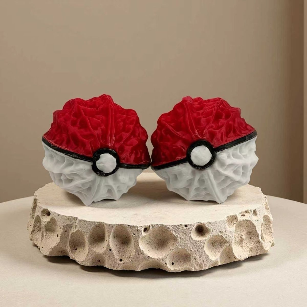 كرة بوكيمون ثلاثية الأبعاد على - مراجعة Pokeball Cosplay Prop وسعره